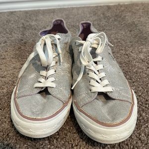 WOMENS 11 SILVER ONE STAR CONVERSE